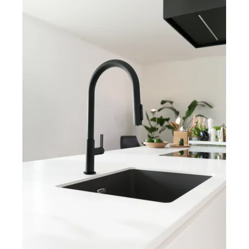 Bateria Franke Maris Slim Clear Water Pull-out J Czarny Mosiądz