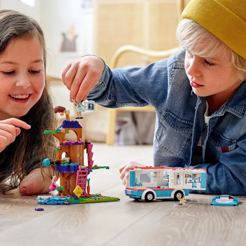 LEGO Friends Karetka weterynaryjna 41445