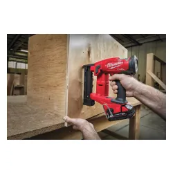 Zımbalayıcı Milwaukee M18 FNCS18GS-202x (+ M18 piller, kılıf)