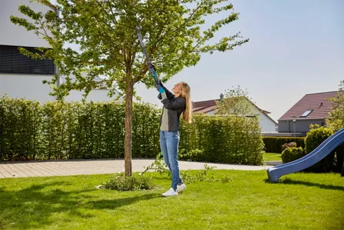 Nożyce akumulatorowe do gałęzi GARDENA EasyCut 110/18V P4A (bez akumulatora) 14772-55