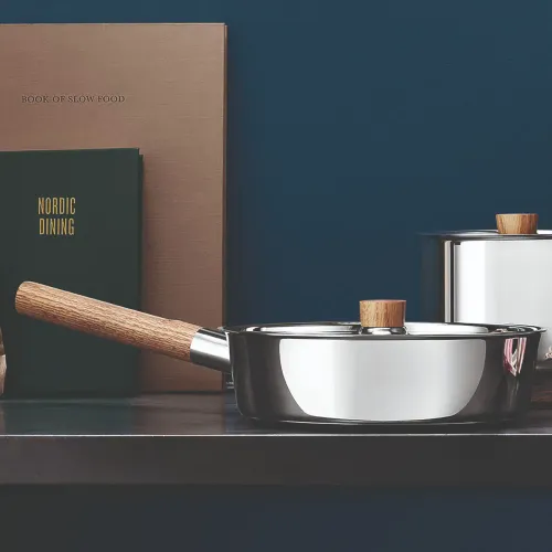 EVA SOLO Nordic Kitchen 24 cm - patelnia nieprzywierająca z pokrywką ze stali nierdzewnej