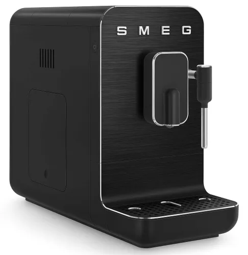 Автоматическая кофемашина Smeg BCC02FBMEU