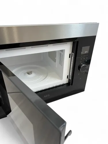 Kuchenka mikrofalowa AEG MBE2658SEM - outlet