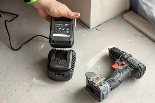 Akumulator GRAPHITE Energy+ 58GE132-1 4Ah 18V + ładowarka
