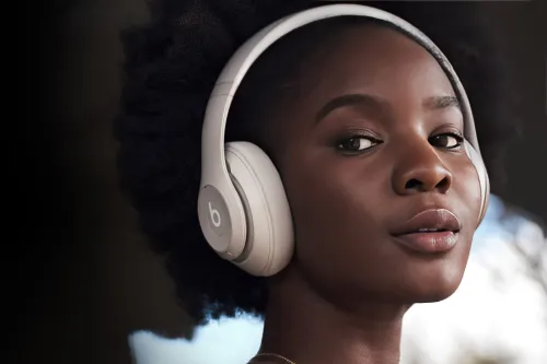 Słuchawki nauszne APPLE Beats Studio Pro ANC Kim Specjal Edition Piaskowy