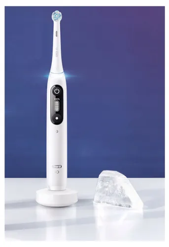 Электрическая зубная щетка Oral-B iO 7 Белый