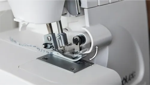 Maszyna do szycia Overlock CECOTEC Belle Couture Biały