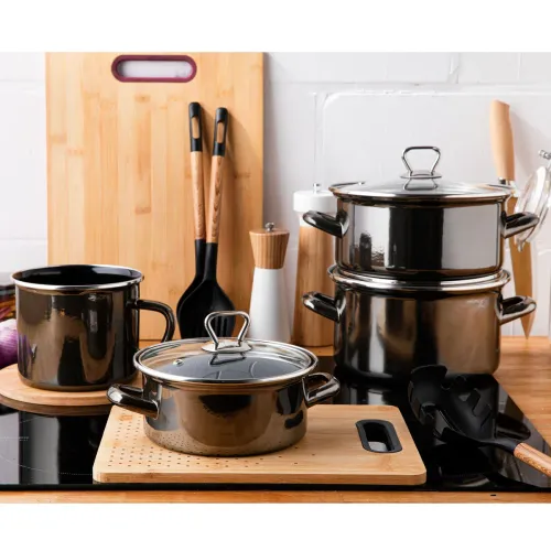 Garnek emaliowany z pokrywką EMALIA POLSKA PLESZEW METALICO NISKI 1,4 l