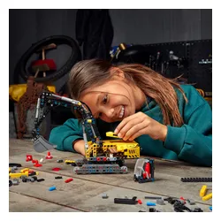 LEGO Technic Dayanıklı Ekskavatör (42121)