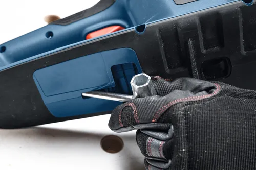 Piła łańcuchowa akumulatorowa BOSCH Professional 18V GKE 18V-40 06008D3001 5.5 Ah