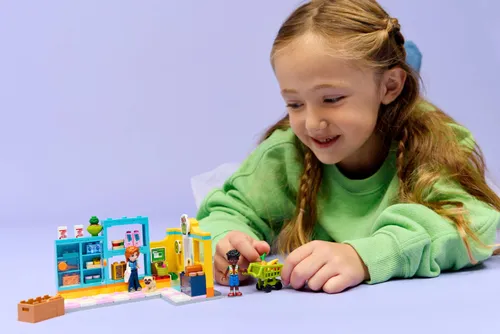 LEGO 42680 Friends Sklep spożywczy w mieście Heartlake