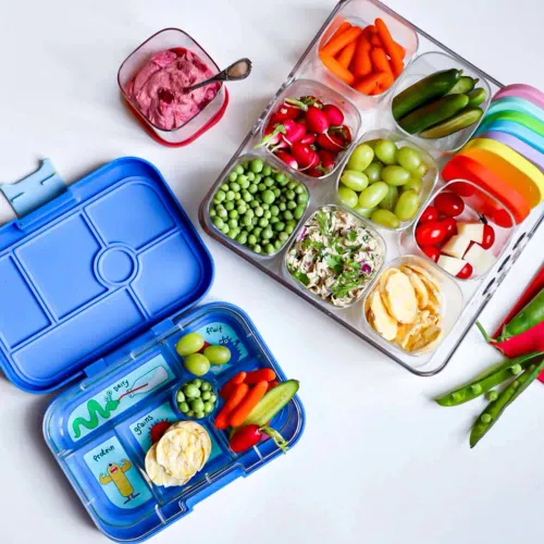 Szczelna średnia śniadaniówka Yumbox Original - wow red /monsters