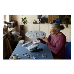 LEGO 10356 Icons Star Trek: U.S.S. Enterprise NCC-1701-D