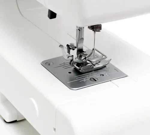 Maszyna do szycia Janome Juno J15