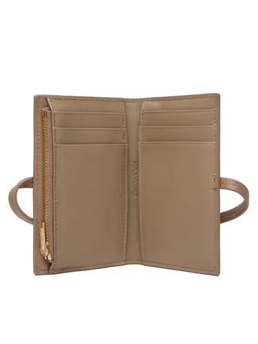 Кошелек Calvin Klein Emblem Hw Pebble Wallet On Strap LV04F1130G
