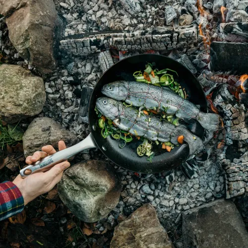 SKOTTSBERG Cast Iron 28 cm - patelnia żeliwna na ognisko nieprzywierająca