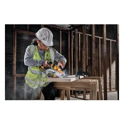 Pilarka tarczowa DeWalt DCS573NT