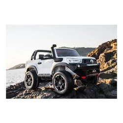 Auto Na Akumulator Dla 2 Dzieci Toyota Hilux 4X4 Pilot Eva Skóra LED Radio MP3