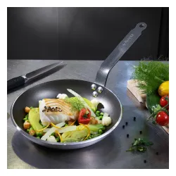 DE BUYER Choc Resto 24 cm srebrna - patelnia nieprzywierająca