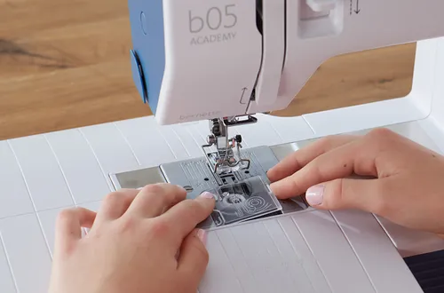 Maszyna do szycia BERNETTE 05 Academy Heavy Duty + Torba na maszynę