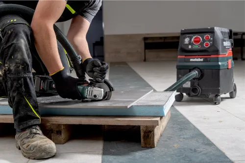 Аккумуляторная угловая шлифовальная машина УШМ Metabo в 18 л 9-125 Quick