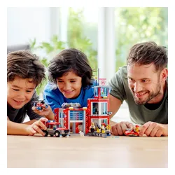 LEGO City Remiza strażacka (60215)