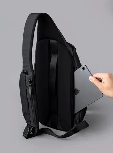 Plecak na jedno ramię Alpaka Metro Crossbody Right Shoulder - black