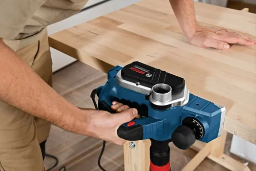 Mașină de rindeluit electrică Bosch GHO 26-82 D