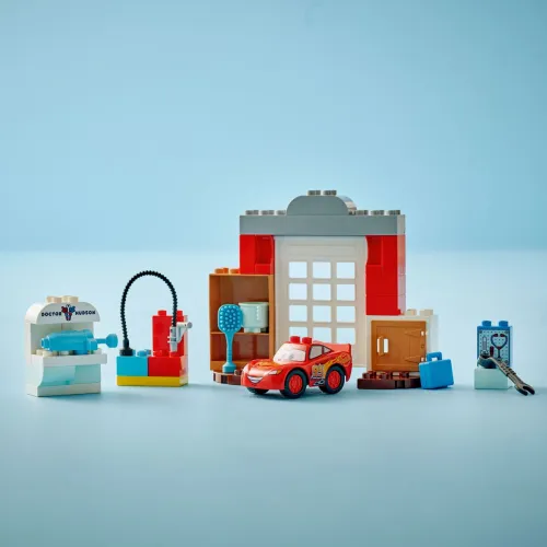 LEGO Klocki DUPLO Disney 10456 Wizyta McQueena w warsztacie Wójta