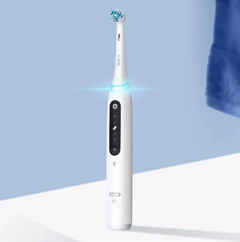 Электрическая зубная щетка Oral-B iO 5 Белый