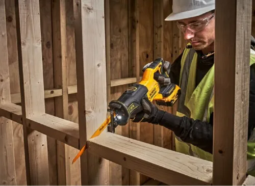 Piła szablasta DEWALT DCS382NT-XJ
