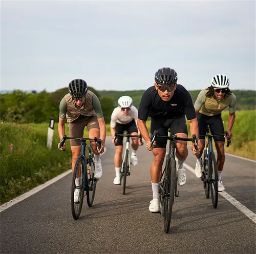 Kask rowerowy UVEX Surge aero MIPS