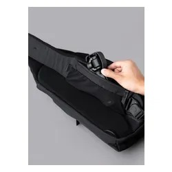 Plecak na jedno ramię Alpaka Metro Crossbody Right Shoulder - black