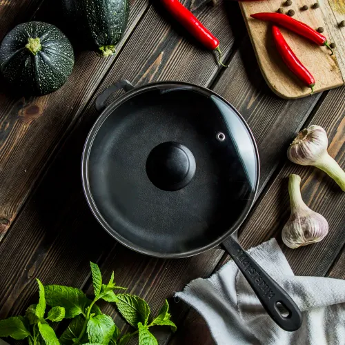 Patelnia żeliwna z pokrywką MAYSTERNYA IRON 26 cm