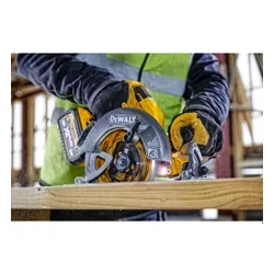 Дисковая пила Аккумуляторная DeWalt DCS578N