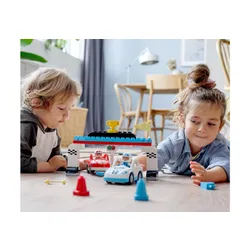 LEGO DUPLO 10947 yarış arabaları