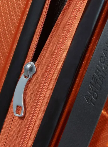 American Tourister SPEEDSTAR-copper orange'ın geniş genişletilebilir valizi