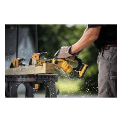 Piła akumulatorowa DEWALT DCMPS520N-XJ