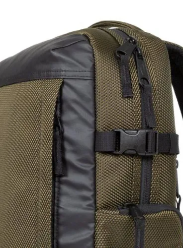 Eastpak рюкзак CNNCT Tecum CNNCT M-cnnct army