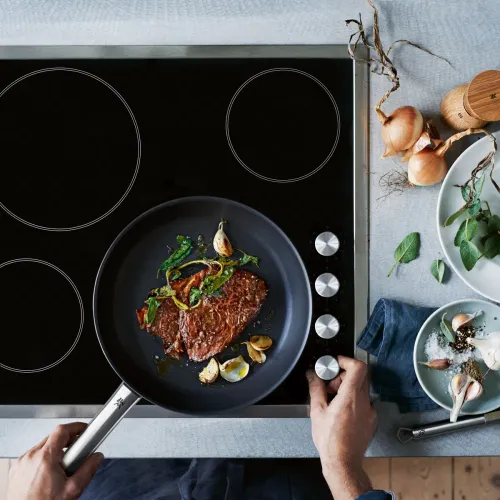 WMF Steak Profi 28 cm czarna - patelnia nieprzywierająca
