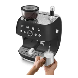 Ekspres kolbowy Smeg EGF03BLMEU