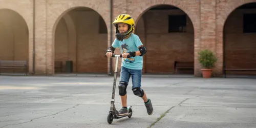 Kask XRIDER XRKFH004S Żółto-czarny Full Face dla Dzieci z odpinaną szczęką (rozmiar S)