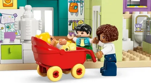 LEGO Duplo Town 10470 Nowoczesny dom rodzinny 3 w 1 z figurkami
