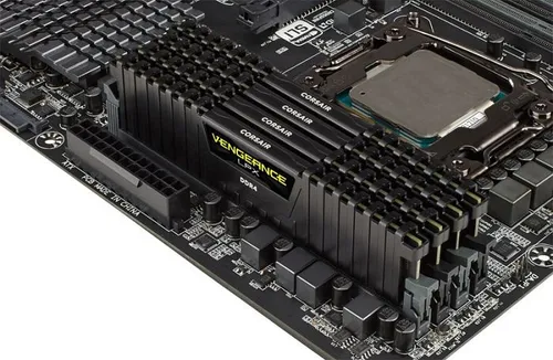 Pamięć Corsair Vengeance LPX, DDR4, 64 GB, 2666MHz, CL16 (CMK64GX4M4A2666C16)