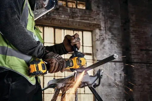 Szlifierka kątowa DEWALT DCG409H2T