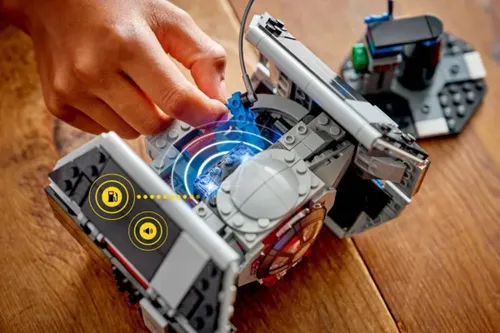 LEGO 75421 Star Wars SMART Play Myśliwiec TIE Dartha Vadera