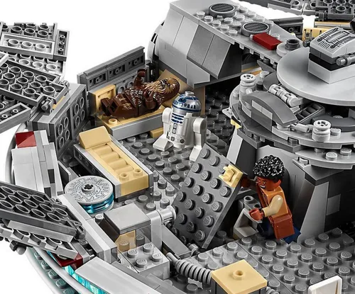 LEGO Star Wars TM Sokół Millennium [oferta Outlet]