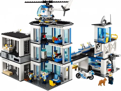 Конструктор Lego City полицейский участок (60141)