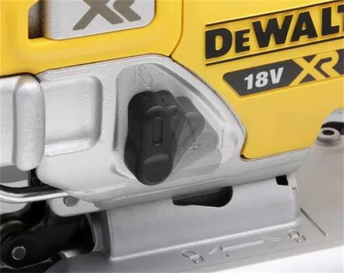 Лобзик аккумуляторный DeWalt DCS334N