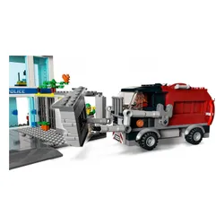 Конструктор Lego City полицейский участок (60316)